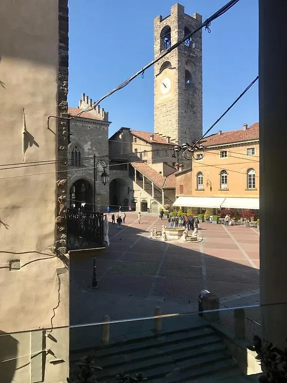 Flora Inn Flora I - Appartamento Nel Cuore Di Piazza Vecchia Bergamo